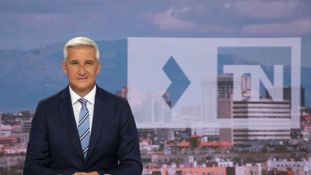 Víctor Arribas, presentador de Telenoticas