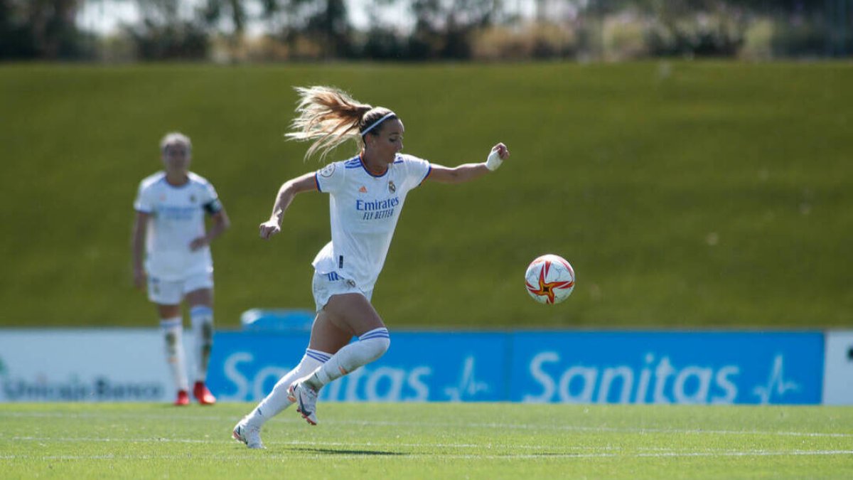 Kosovare Asllani, durante un partido con el Real Madrid