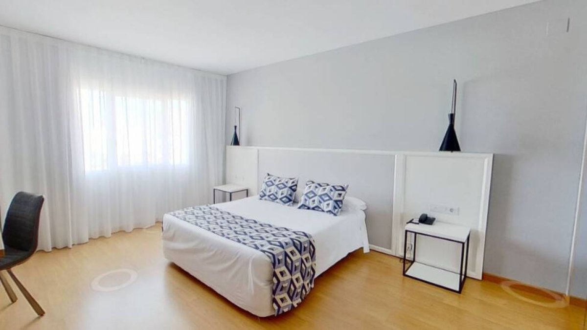 Una habitación de un hotel en Valencia.