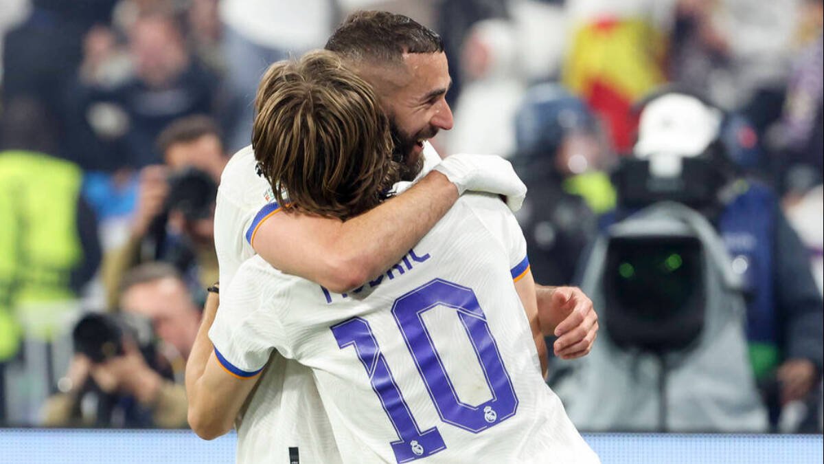 Benzema y Modric celebran un gol reciente del Real Madrid.