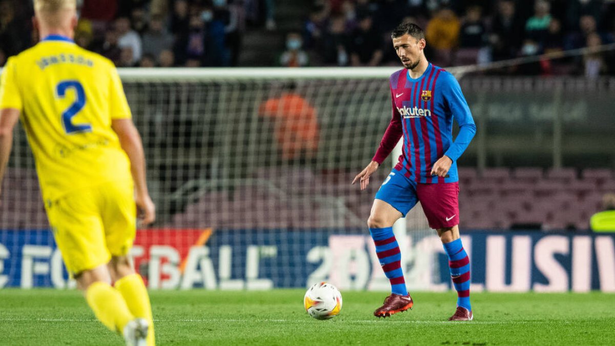 Lenglet, durante un partido con el Barcelona