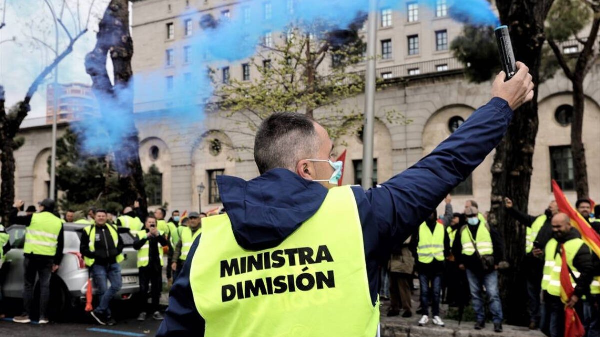 Una imagen de la manifestación frenta al Ministerio de Transportes en marzo