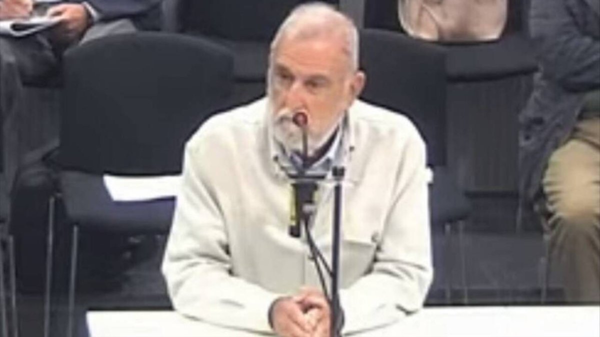 El principal acusado de iu se desliga de los sobornos que confirmó su asesor