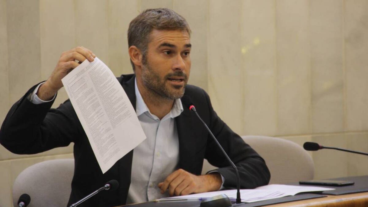El diputado de Compromís abre la veda para eliminar también ‘la huella de Oltra’