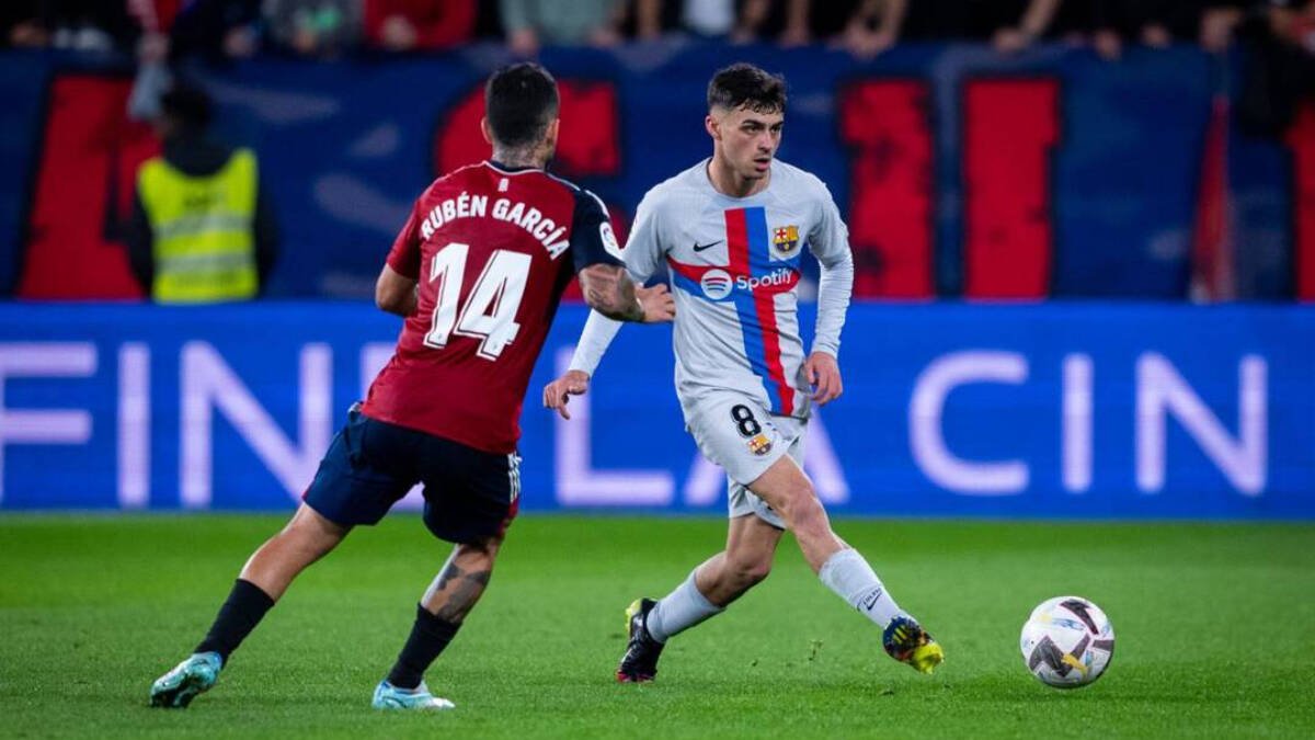 Pedri, durante el Osasuna - Barcelona.