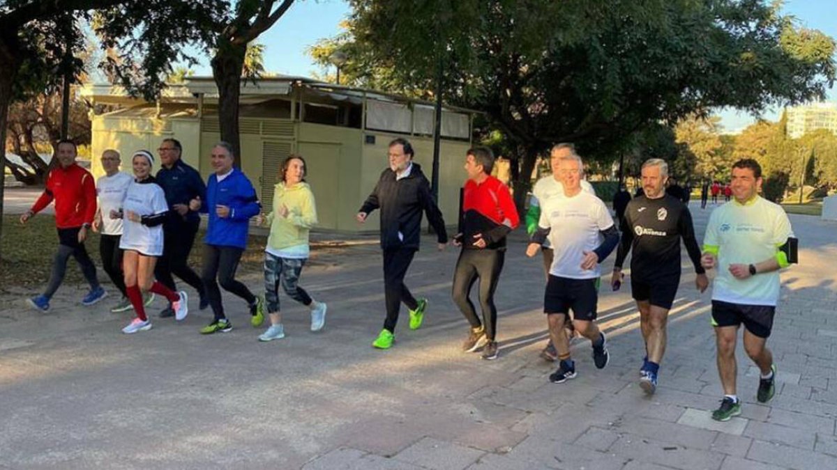 Rajoy, Mazón, Gamarra, Bendodo y Bravo en su caminata matutina