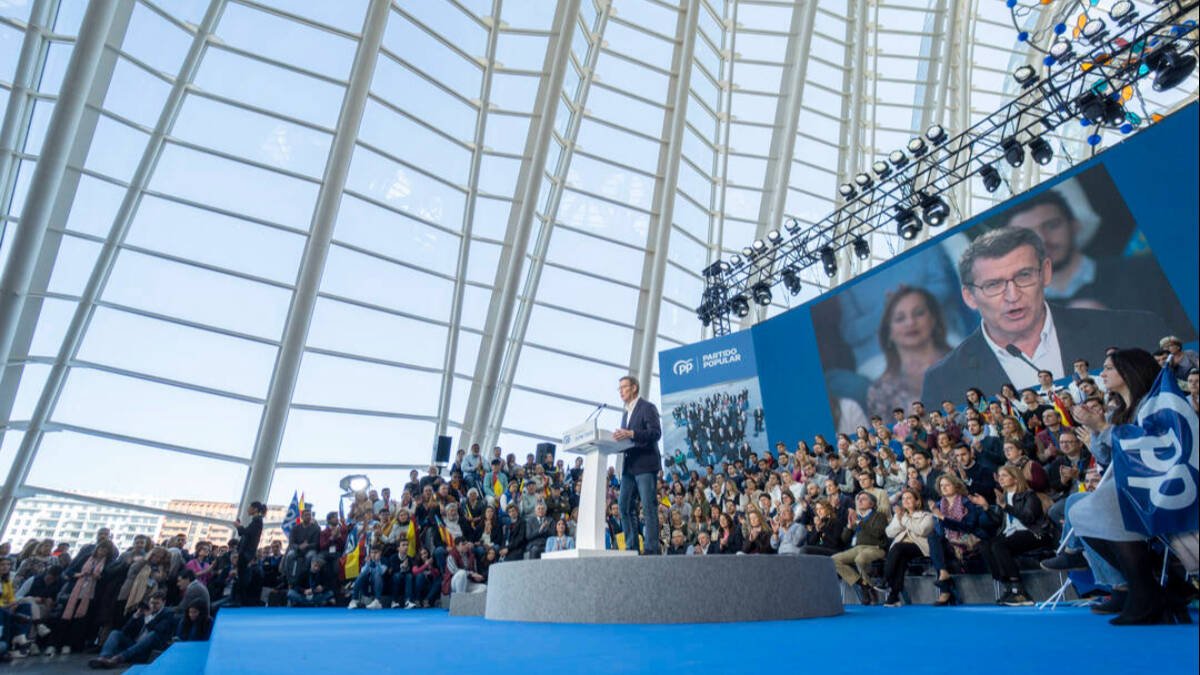 Alberto Núñez Feijóo, en la clausura de la Intermunicipal del Partido Popular en Valencia.