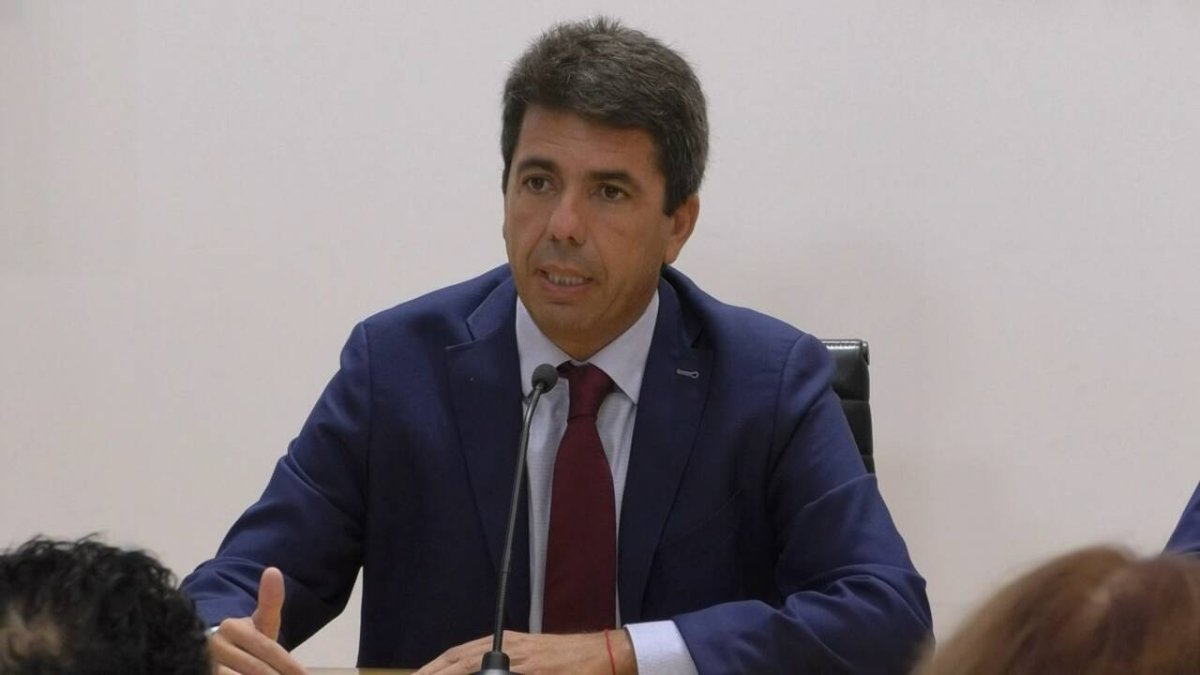 “Alfombra roja y banda de música”, la receta de Mazón contra la Tasa Turística