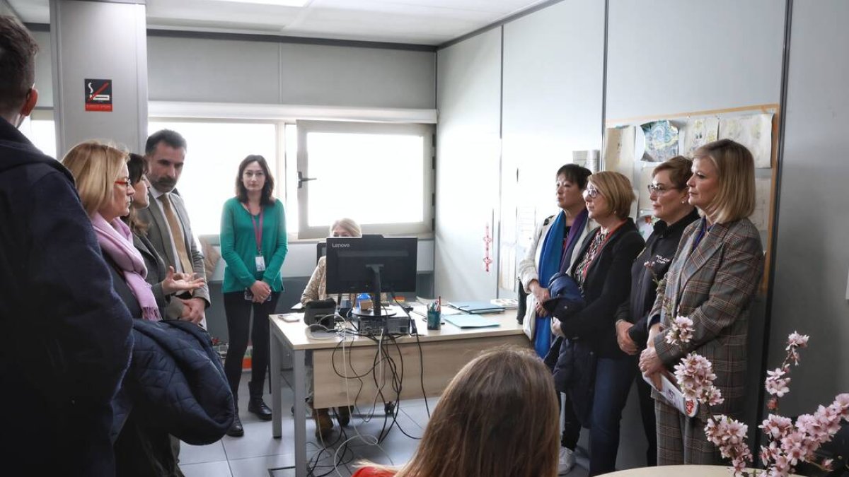 Membres de La Unió Europea visita l’Oficina de VioGen de València