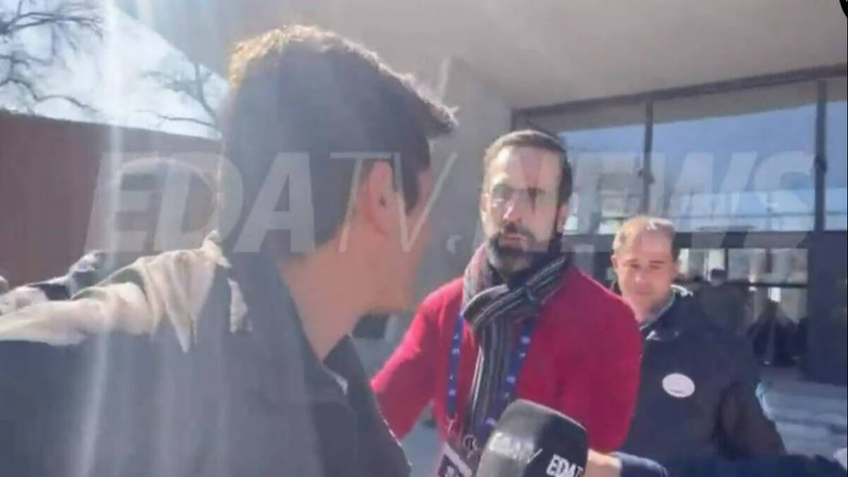 El PSOE expulsa de un mitin a un periodista crítico con el Gobierno