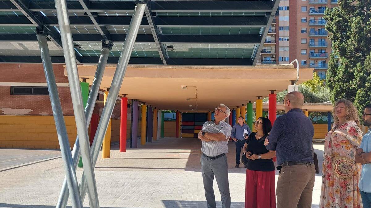 Joan Ribó visita un colegio de Valencia