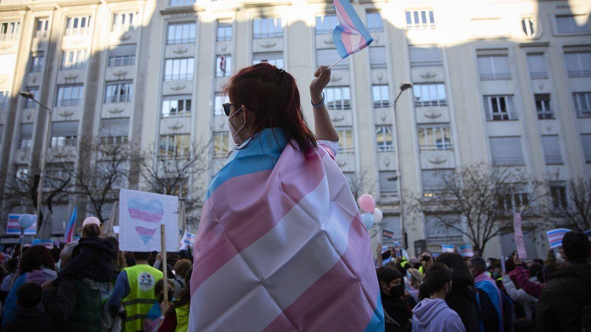 La división del PSOE por la ley trans amenaza con tumbar una norma