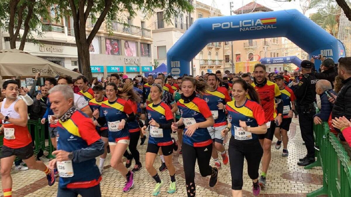 Más de 700 deportistas en la I Carrera Solidaria Ruta091 de la Policía Nacional