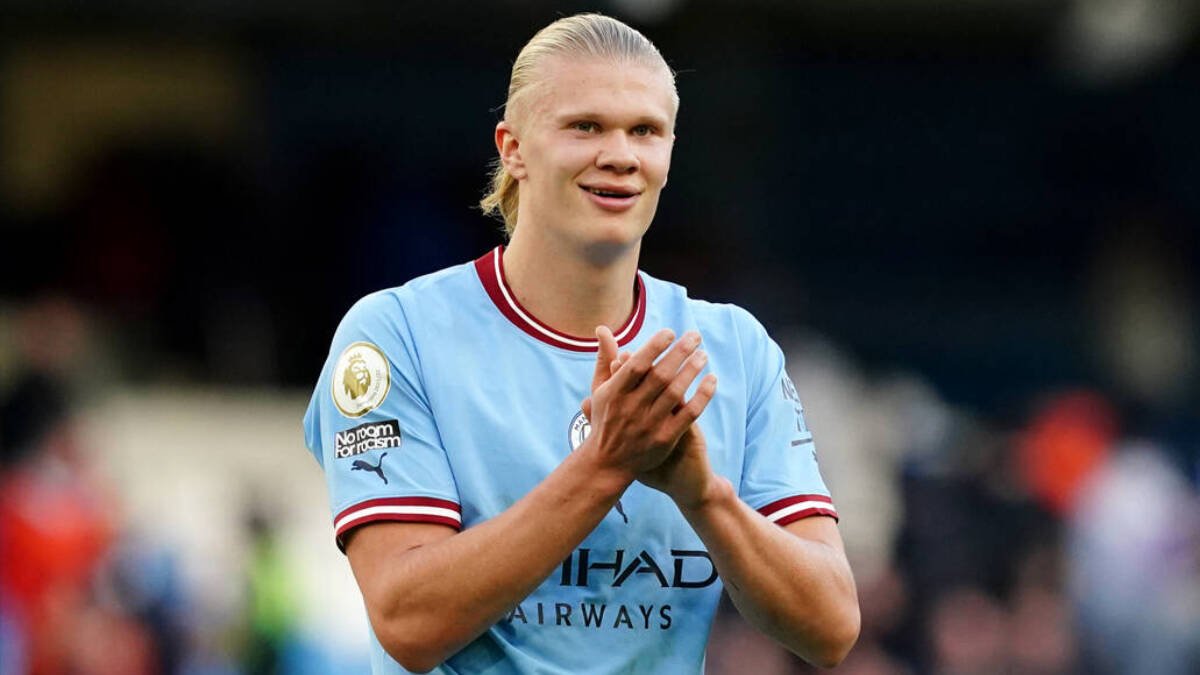 Erling Haaland durante un partido con el Manchester City.