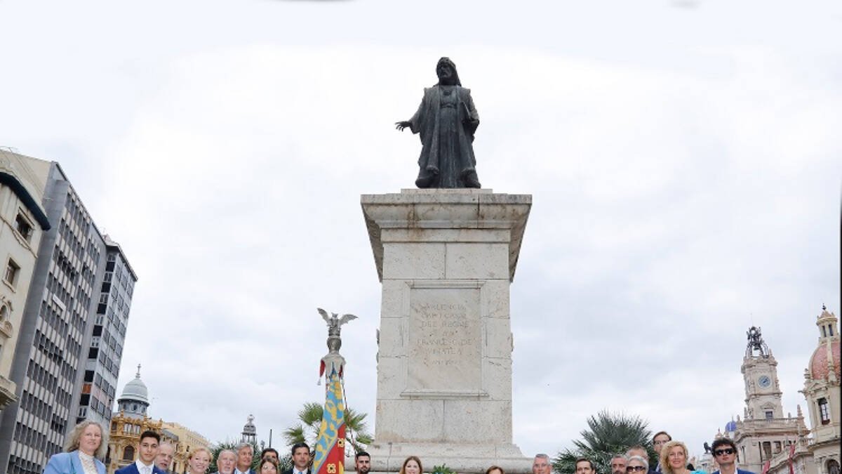 Lo Rat Penat reclama mantener la Vinatea en la Plaza del Ayuntamiento