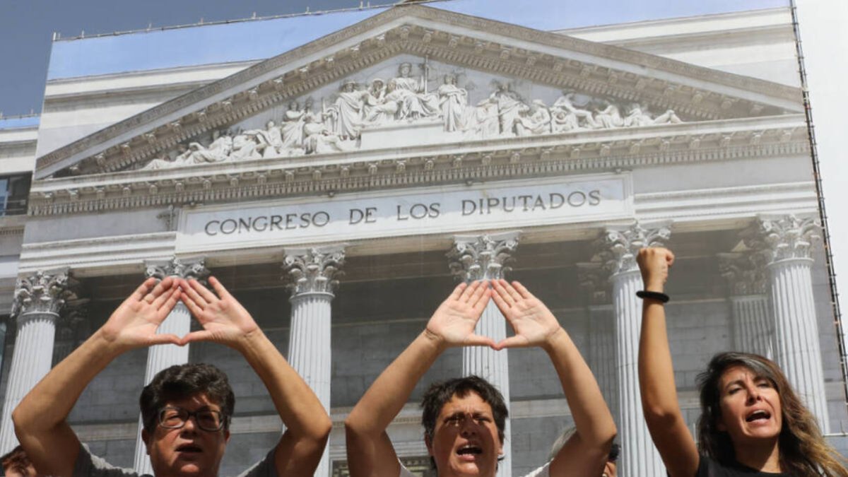 Son unos indocumentados