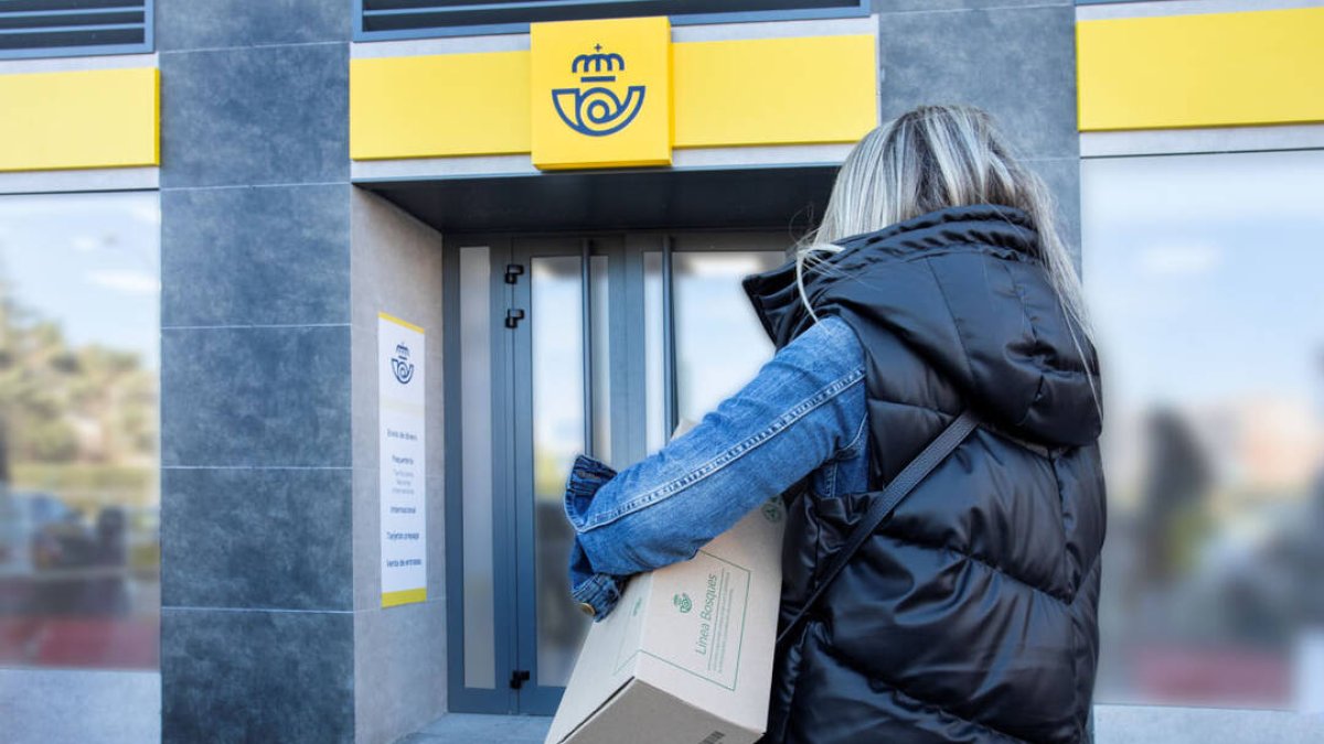 Correos facilita las operaciones financieras básicas gracias a ‘Correos Cash’