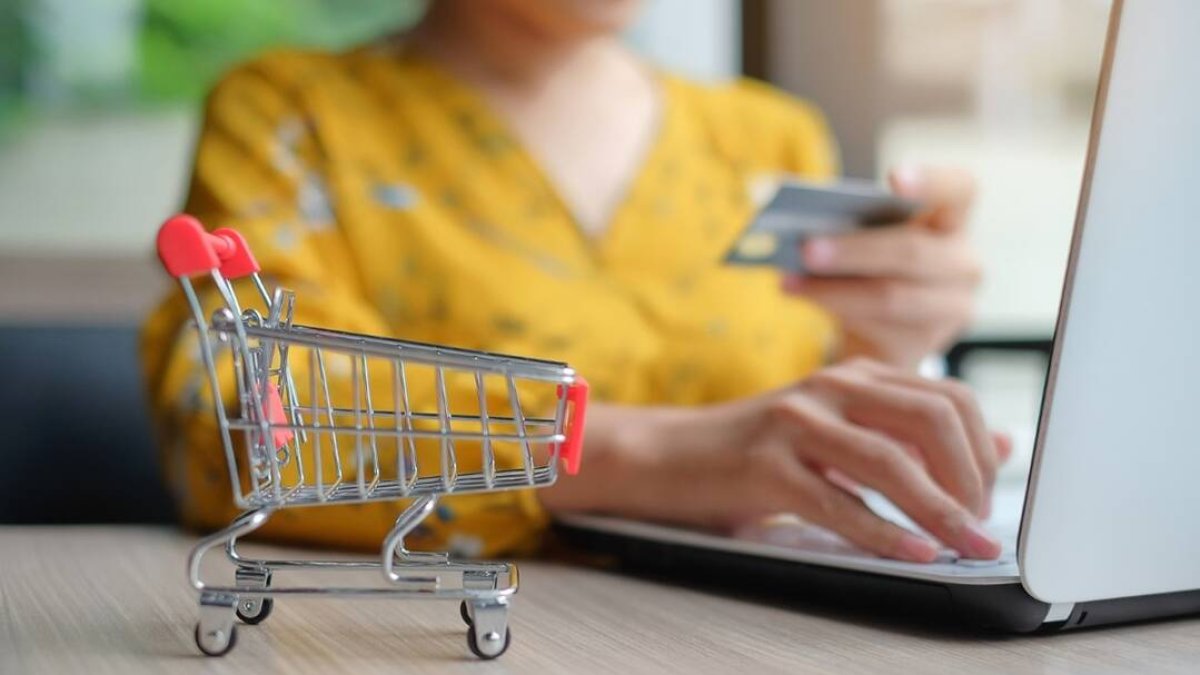 7 de cada 10 españoles compran por Internet