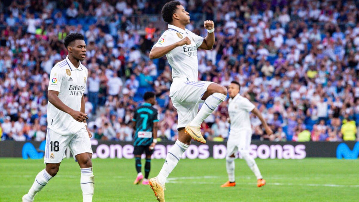 El Barcelona acaricia el título. Rodrygo brilla y el Valencia se derrumba