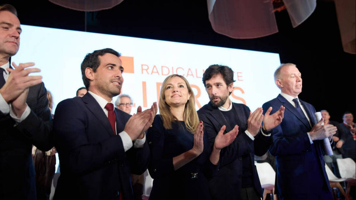 La presidenta de Ciudadanos (Cs), Patricia Guasp (c), interviene en la clausura de la VI Asamblea General de Ciudadanos.