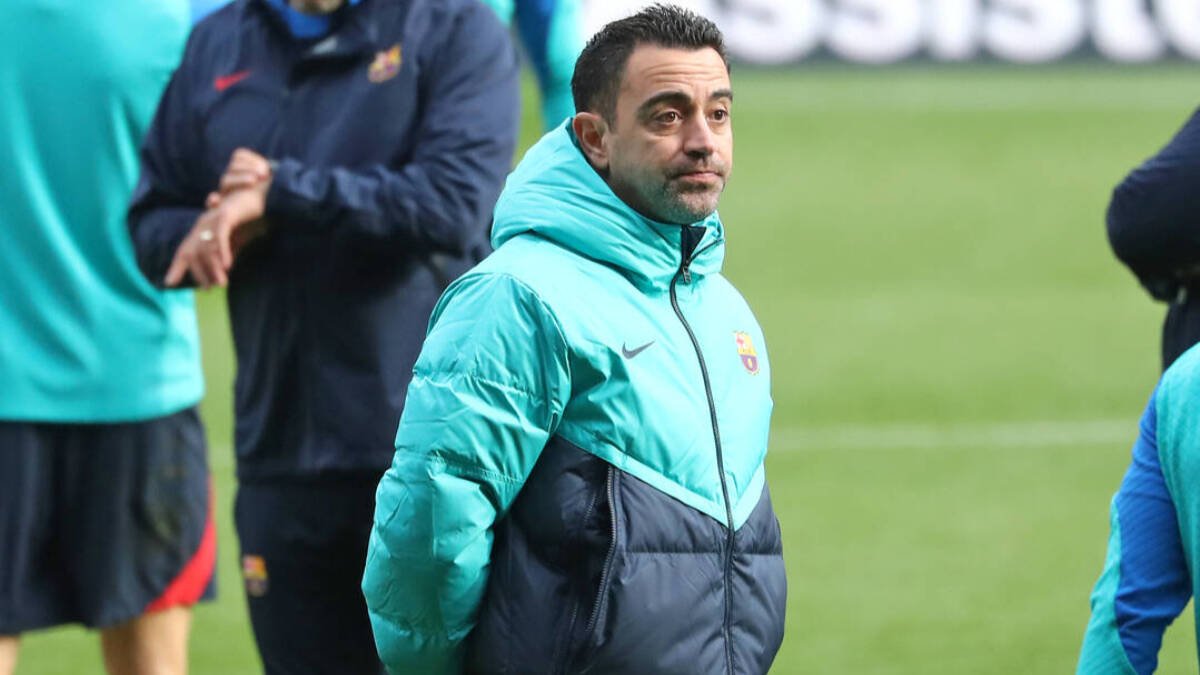 Xavi durante un entrenamiento con el Barcelona.