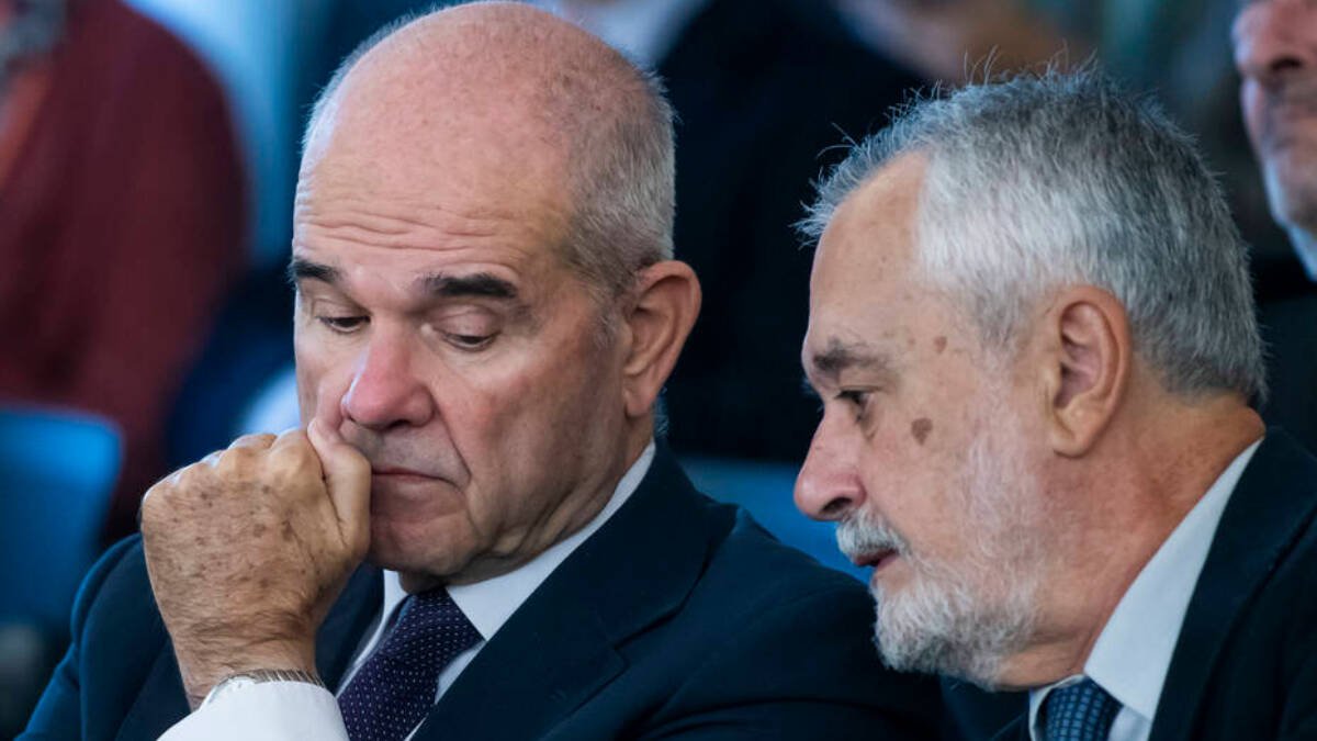 Los expresidentes Manuel Chaves y José Antonio Griñán.