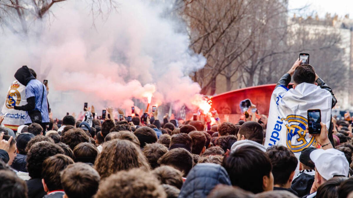 Aficionados del Real Madrid antes de un partido.
