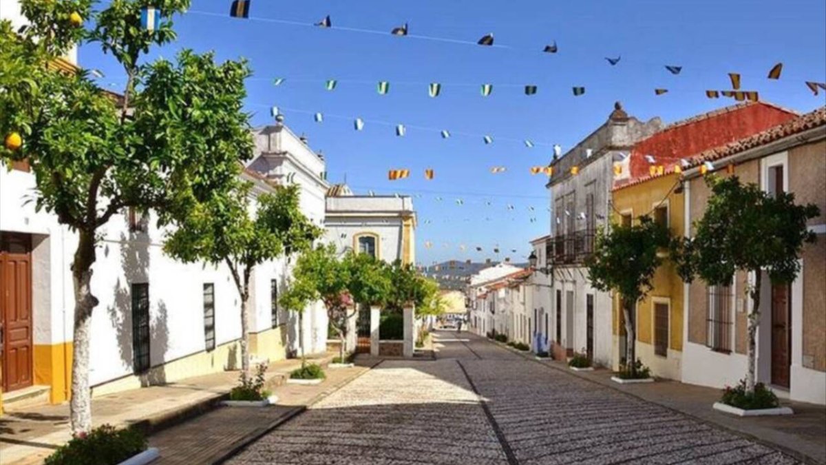 El pueblo de Cumbres de Enmedio (Huelva) tiene 59 habitantes.