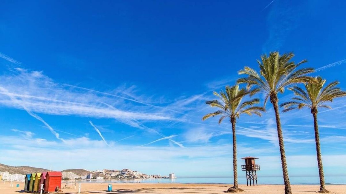 Playa del Racó de Cullera, uno de los 153 arenales que ha conseguido una Bandera Azul este año en la Comunitat Valenciana - AYUNTAMIENTO DE CULLERA