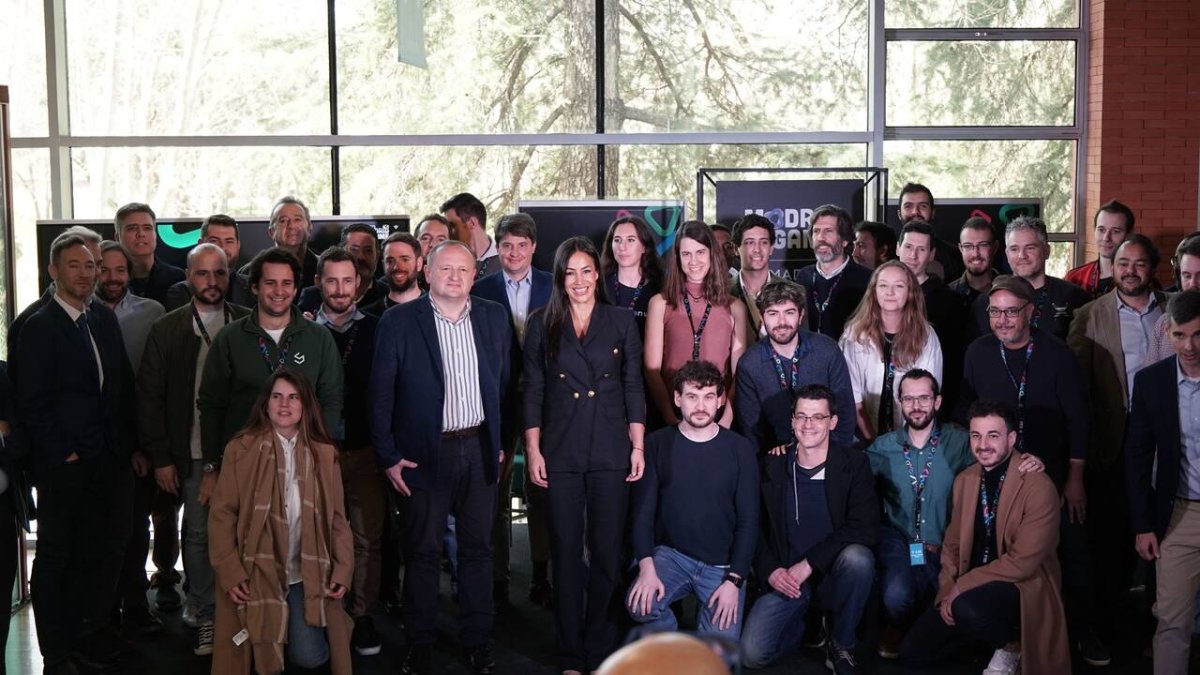 Begoña Villacís junto a las primeras 30 empresas seleccionadas del Madrid in Game
