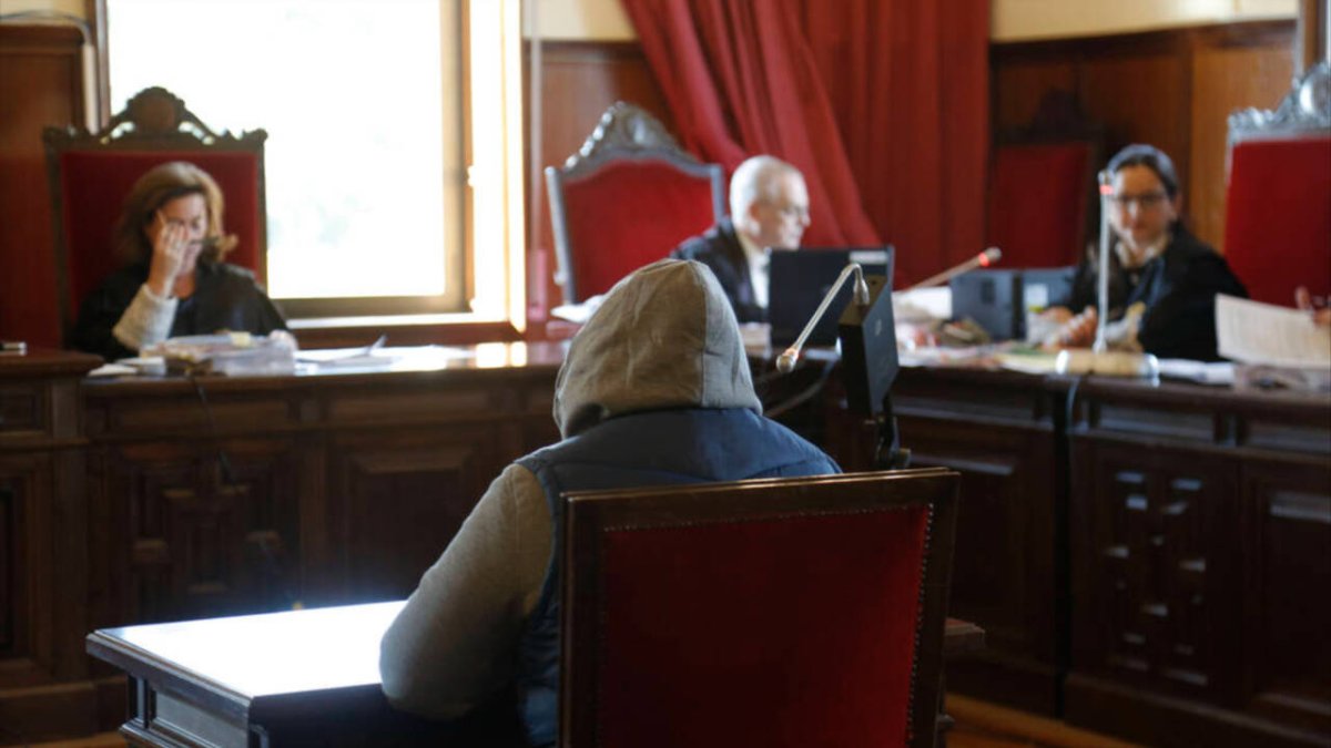 Imagen del 'violador del Tamarguillo' en el juicio.