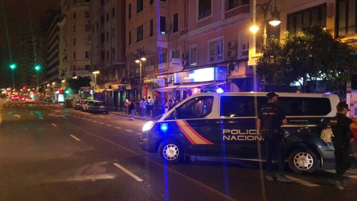 Control de la Policía Nacional la noche del viernes en Valencia