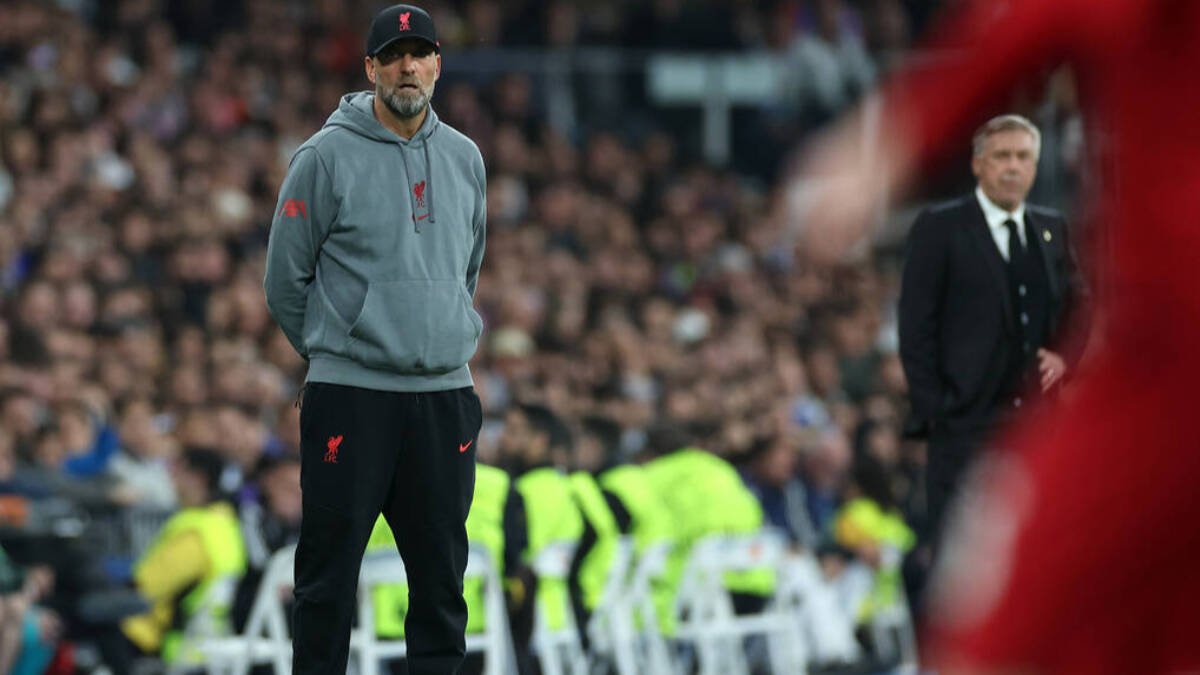 Klopp y Ancelotti, en la banda del Bernabéu anoche.