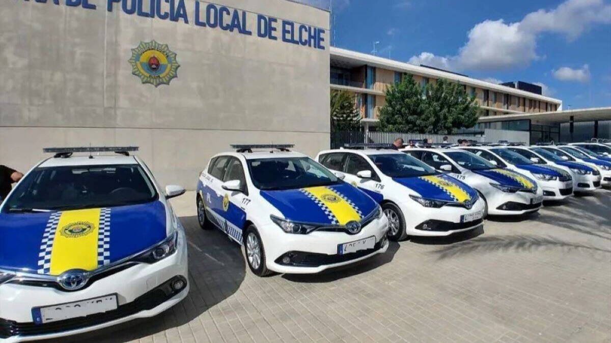 Detenen a un home per robatori amb violència en un basar multipreu