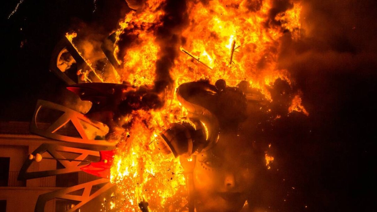 Una imagen de la cremà de una falla del año pasado.