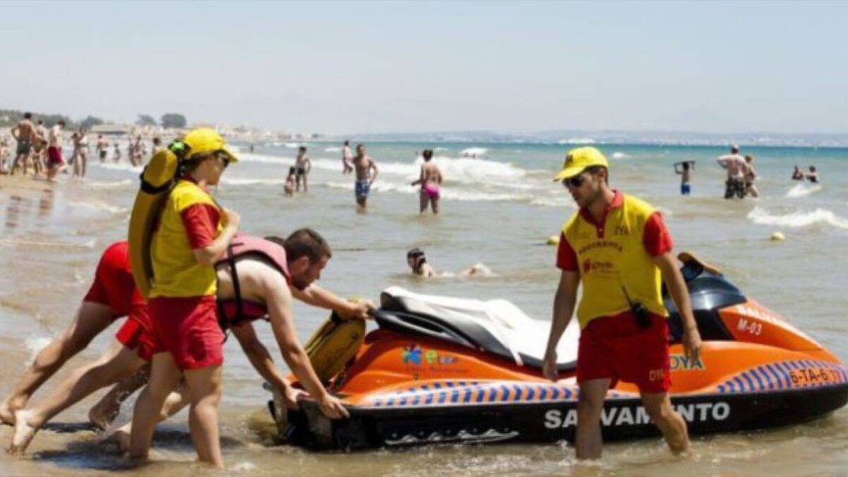 Comença el servei de socorrisme diari a les platges d'Elx