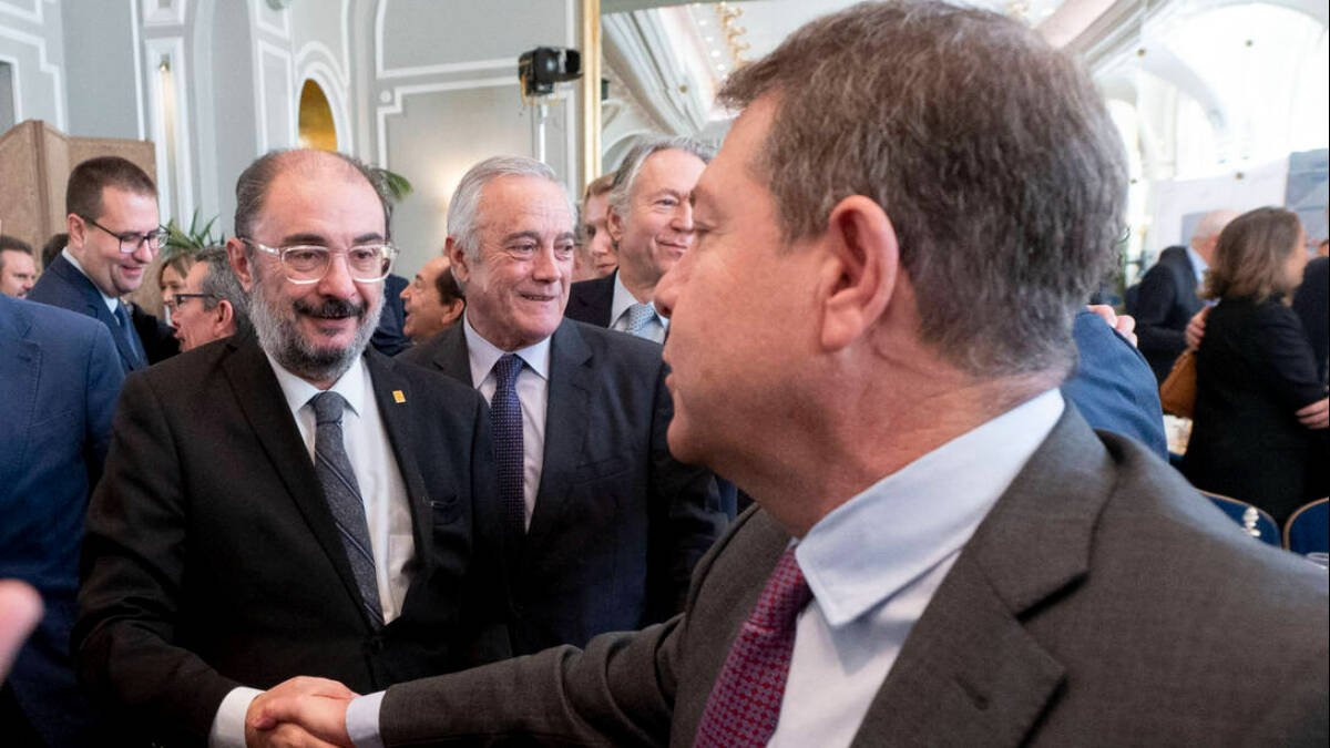 Page, Lambán, Puig y Armengol le dan plantón a Sánchez en el Comité Federal