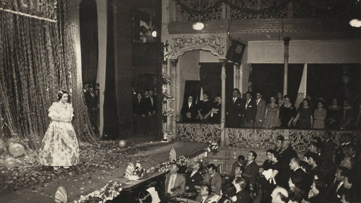 Concha Piquer en el teatro Ruzafa