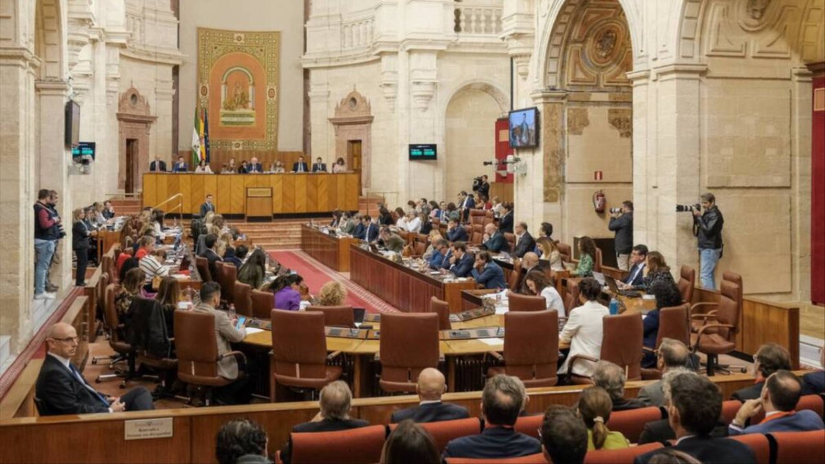 Pleno en el Parlamento de Andalucía.
