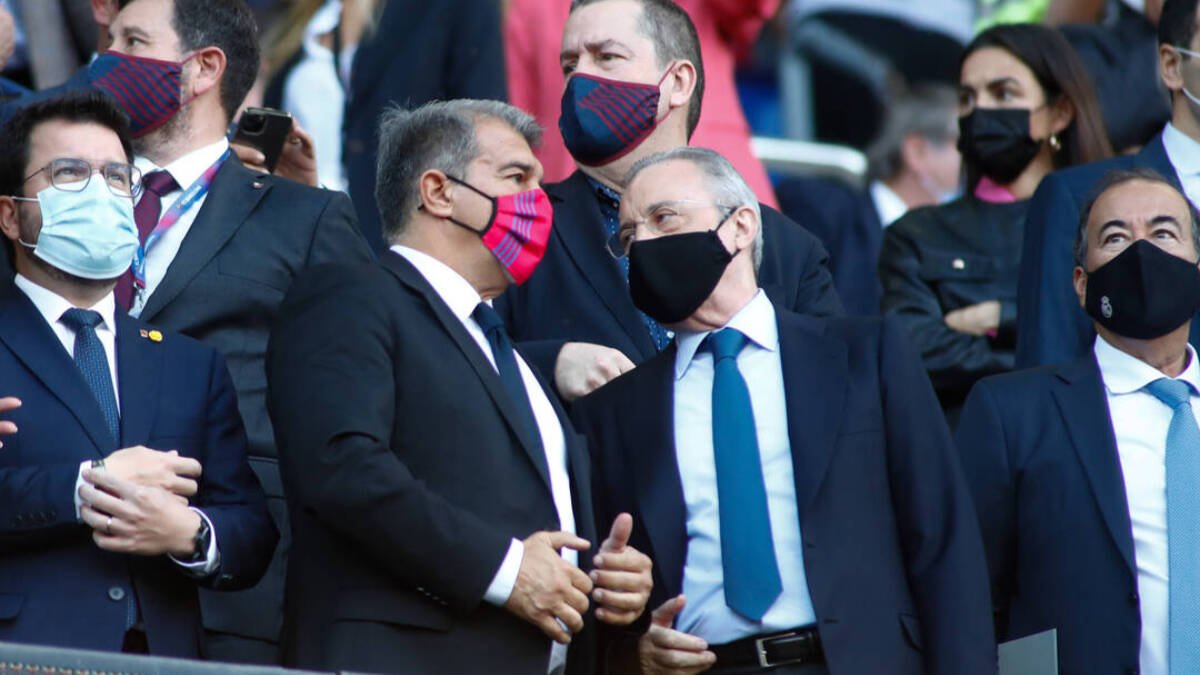 Joan Laporta y Florentino Pérez en el Camp Nou.