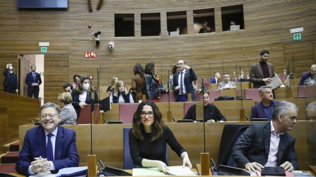 Ximo Puig, Aitana Mas y Héctor Illueca / José Cuellar.