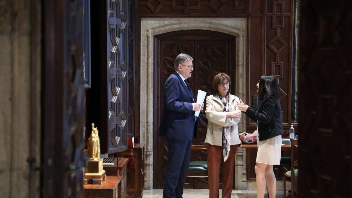 Imagen de la reunión mantenida esta mañana para hacer balance anual. Ximo Puig, Rebeca Torró y Blanca Marín - EUROPAPRESS