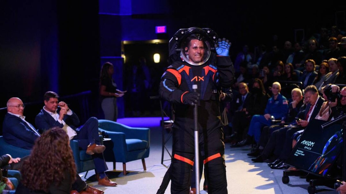 Presentación nuevo traje espacial de la NASA