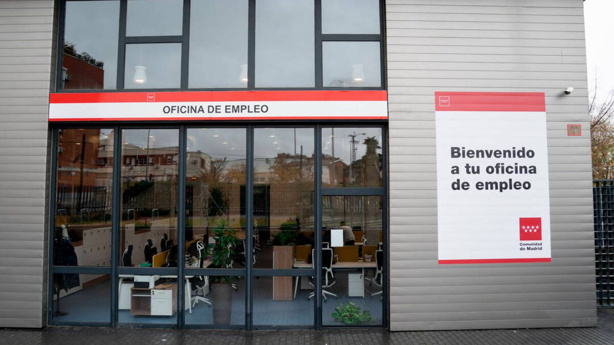 Sube el desempleo y la cifra de parados vuelve a superar los 3 millones