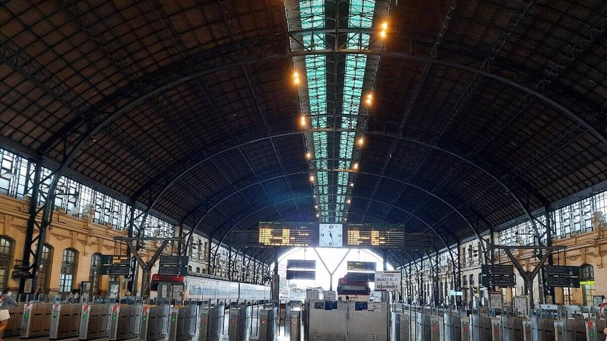 Adif comprará energía verde para las estaciones hasta 2025