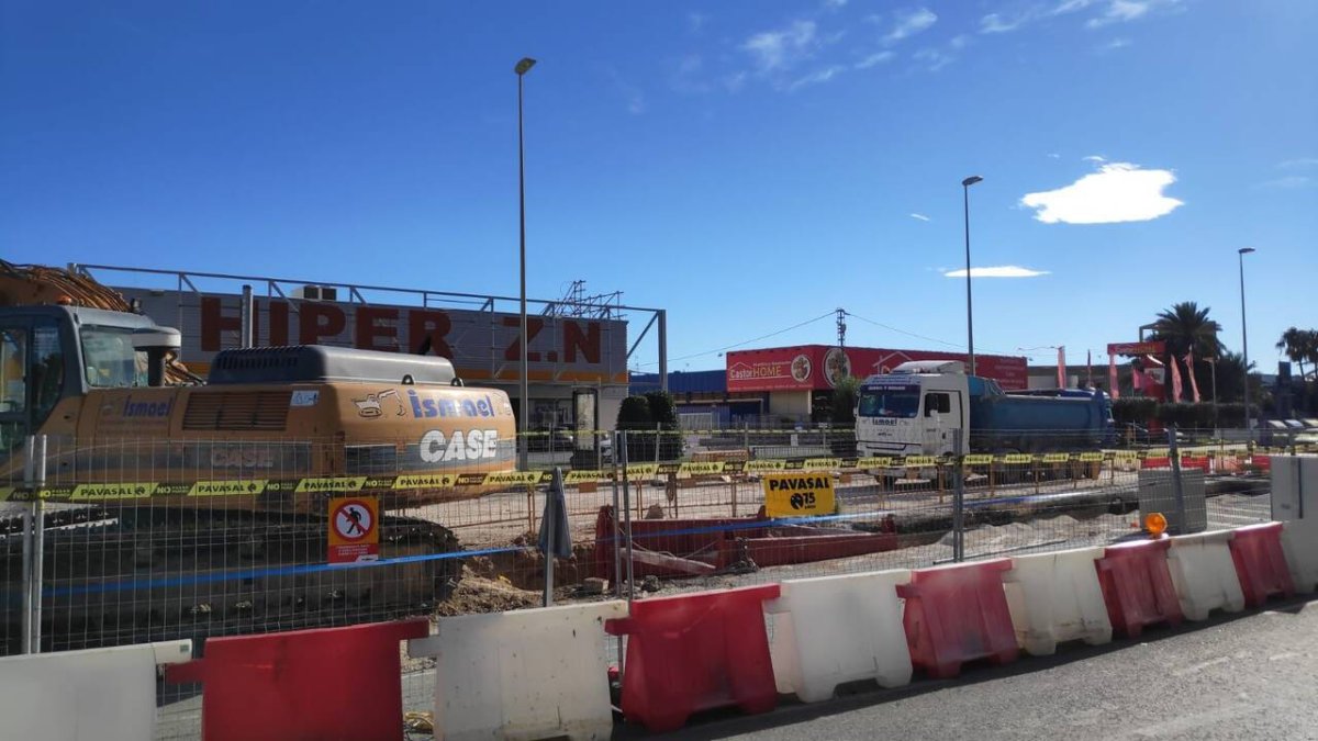 Comienzan las obras del nuevo colector de la Avda. Miguel Hernández de Sant Joan