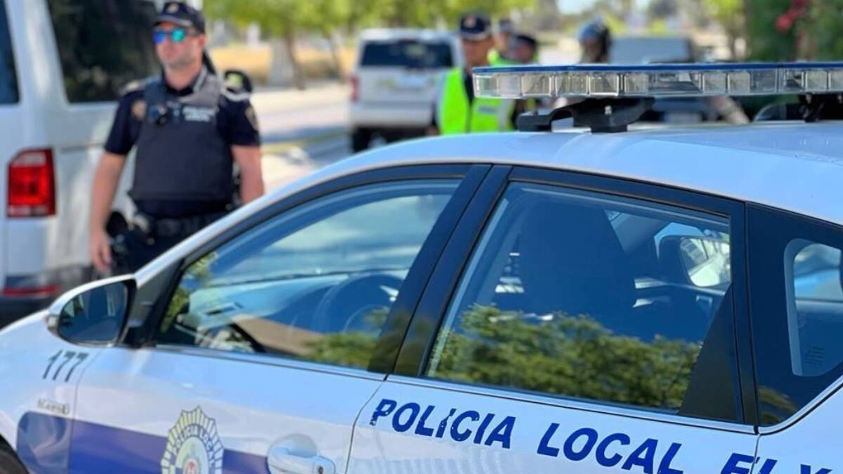 Policia Local d'Elx en imatge d'arxiu - AJUNTAMENT D'ELX