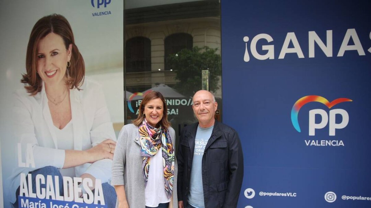 María José Catalá y Jesús Carbonell Aguilar, funcionario de la Autoridad de Transporte Metropolitano.