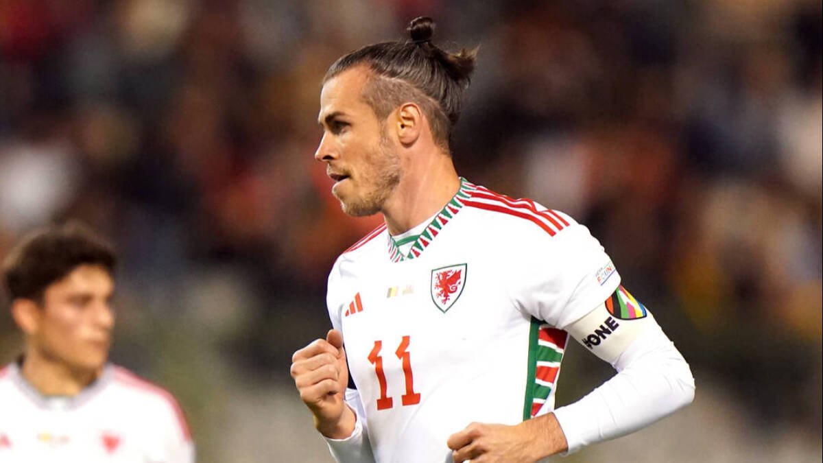 Gareth Bale, portando un brazalete con