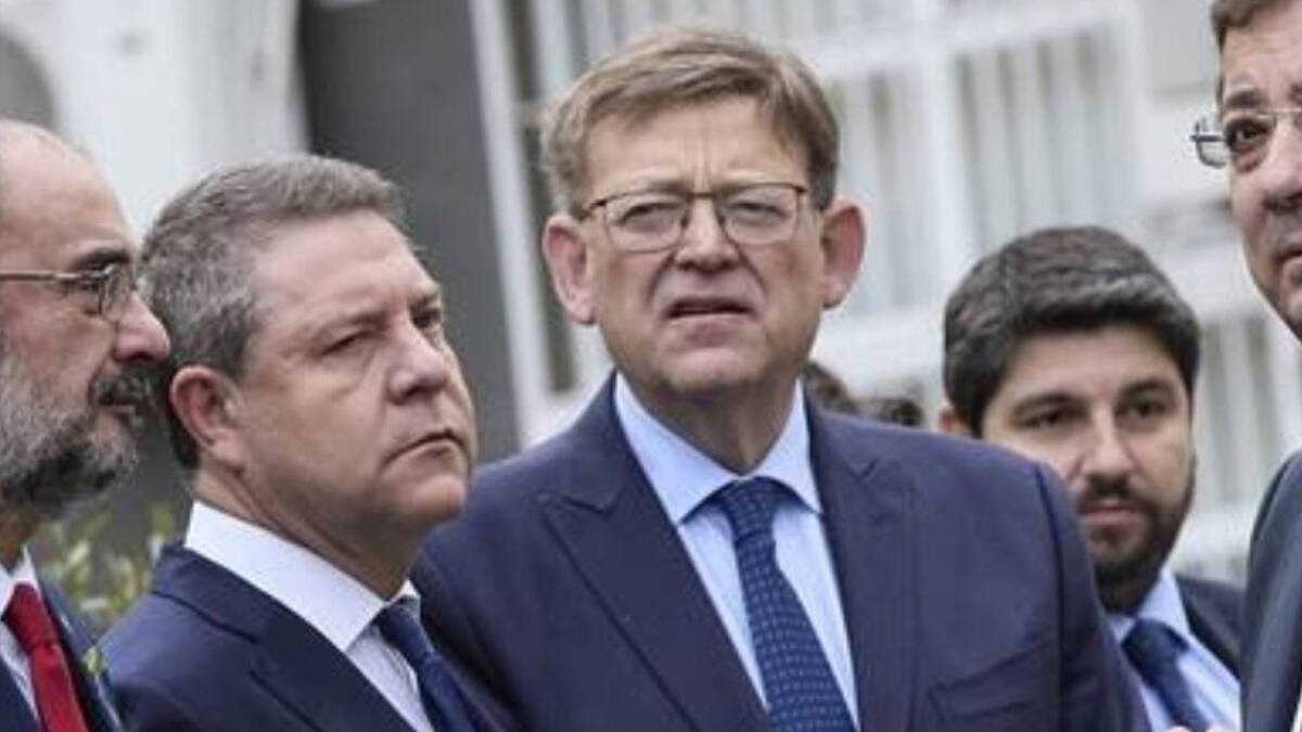 El presidente de Castilla La-Mancha, Emiliano García-Page y el presidente de la Generalitat valenciana, Ximo Puig / Imagen de archivo.